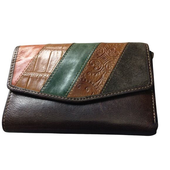 FOSSIL Brown Striped Chevron Embossed Tri-Fold Leather Wallet Snap Flap Vintage - Picture 1 of 6